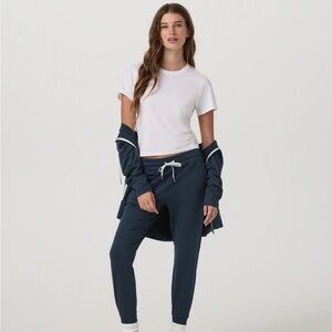 Vuori Performance Jogger Navy Heather women’s size large